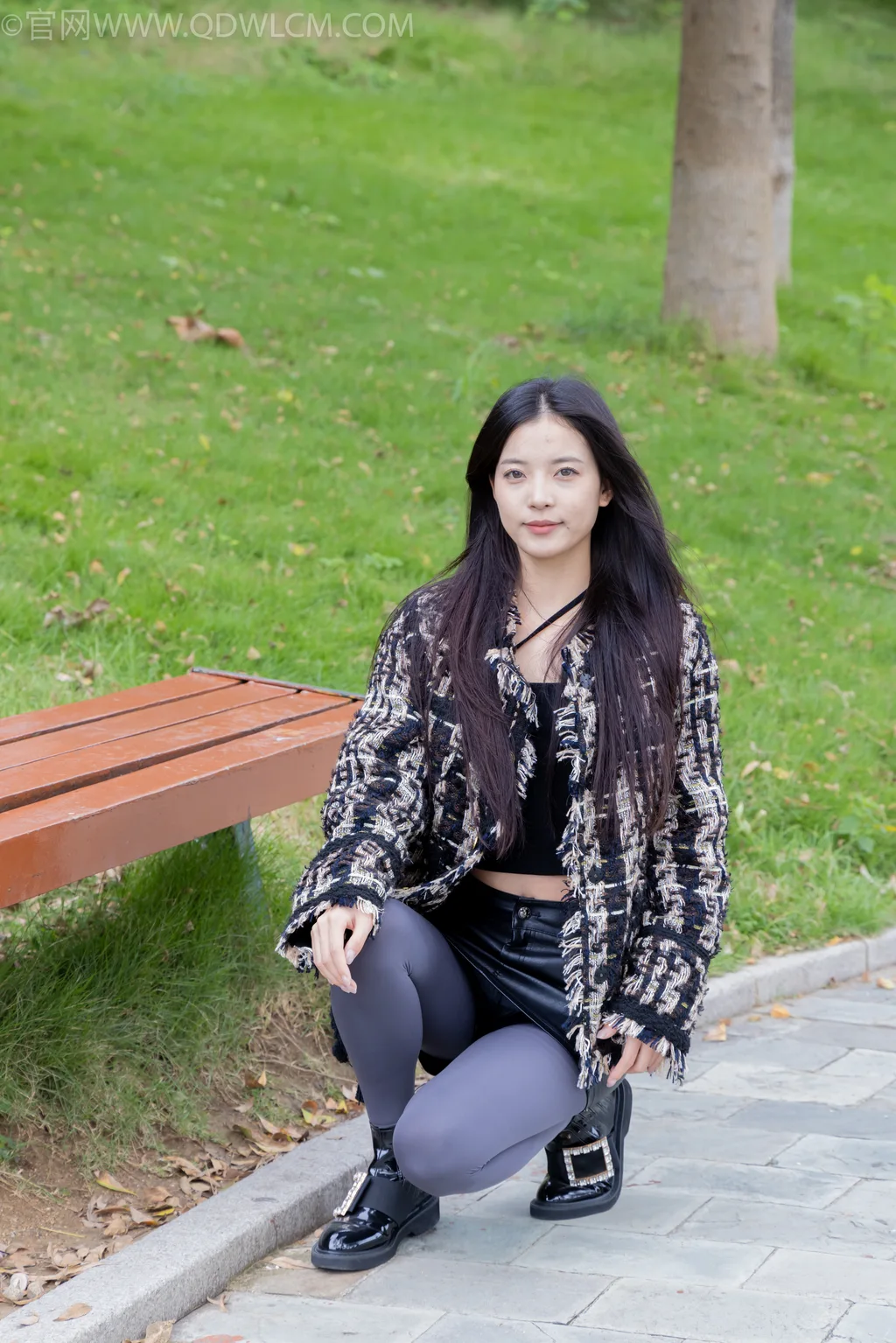 图片[3]-勿恋传媒 NO.2549 茯苓-短靴、厚灰丝[250P/1V/6.29GB]-美图