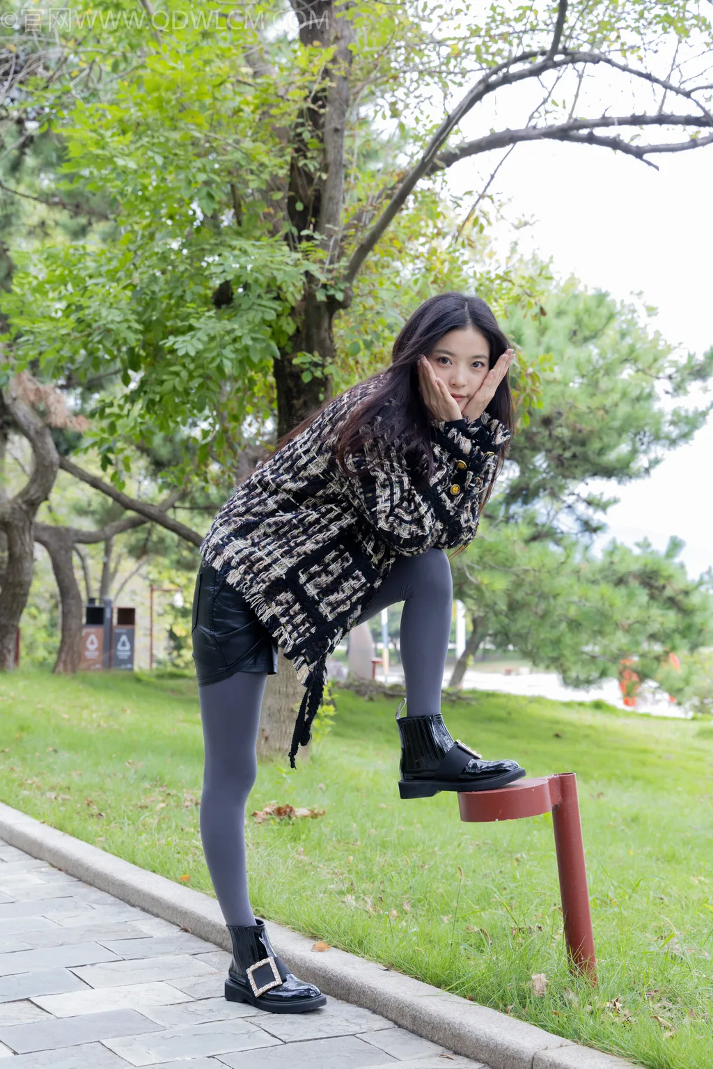 图片[4]-勿恋传媒 NO.2549 茯苓-短靴、厚灰丝[250P/1V/6.29GB]-美图