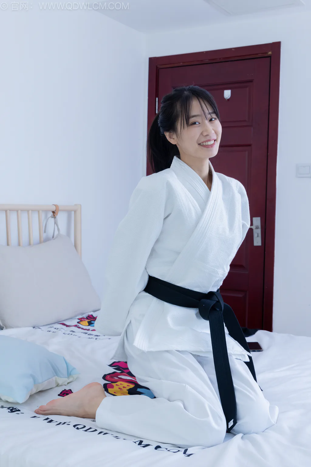 勿恋传媒 NO.2552 菜菜-人字拖、黑色踩脚裤袜、裸足、纯白棉袜[230P/1V/5.35GB]-美图