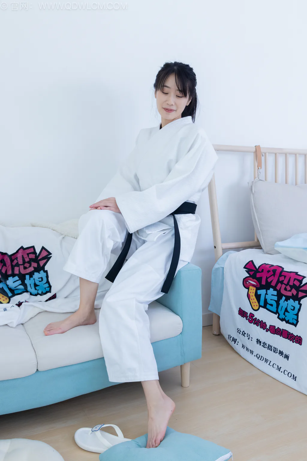 图片[4]-勿恋传媒 NO.2552 菜菜-人字拖、黑色踩脚裤袜、裸足、纯白棉袜[230P/1V/5.35GB]-美图