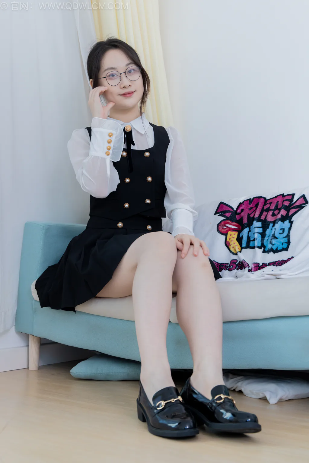 图片[3]-勿恋传媒 NO.2553 小新-皮鞋、厚灰丝、裸足[155P/1V/4.06GB]-美图