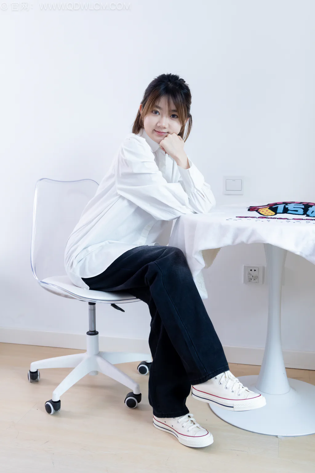 图片[3]-勿恋传媒 NO.2554 欢欢-帆布鞋、粉色船袜[160P/1V/5.00GB]-美图