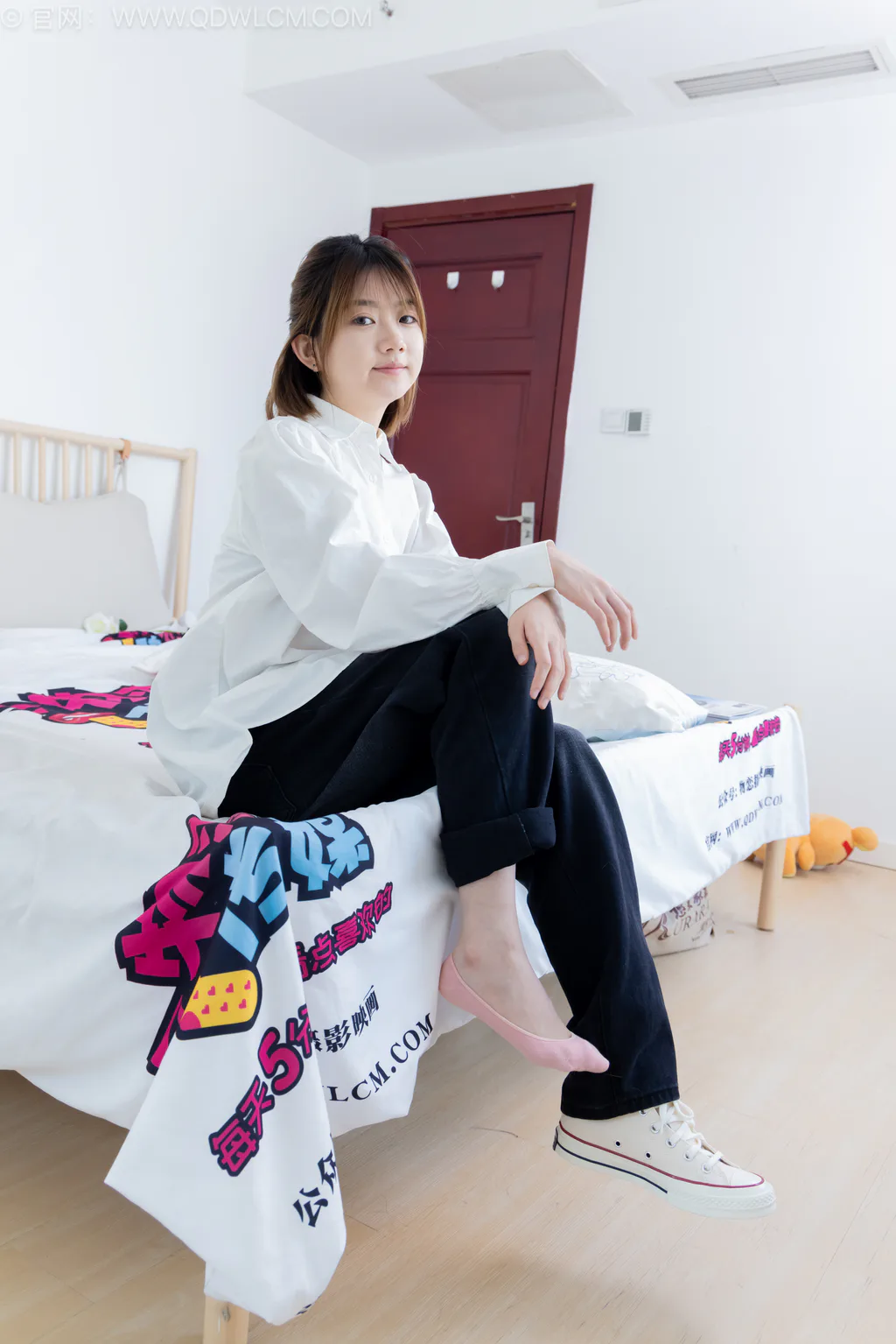 图片[4]-勿恋传媒 NO.2554 欢欢-帆布鞋、粉色船袜[160P/1V/5.00GB]-美图