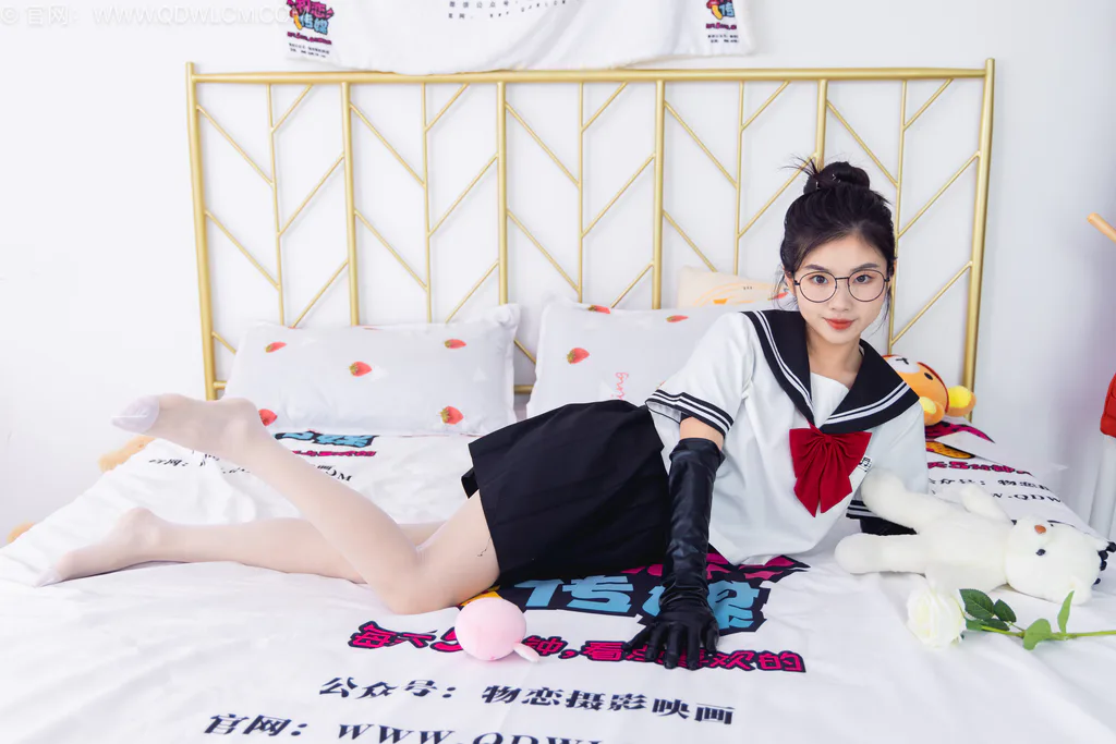 勿恋传媒 NO.2557 米米-高跟长靴、薄白丝、JK至服、皮手套[155P/1V/3.15GB]-美图