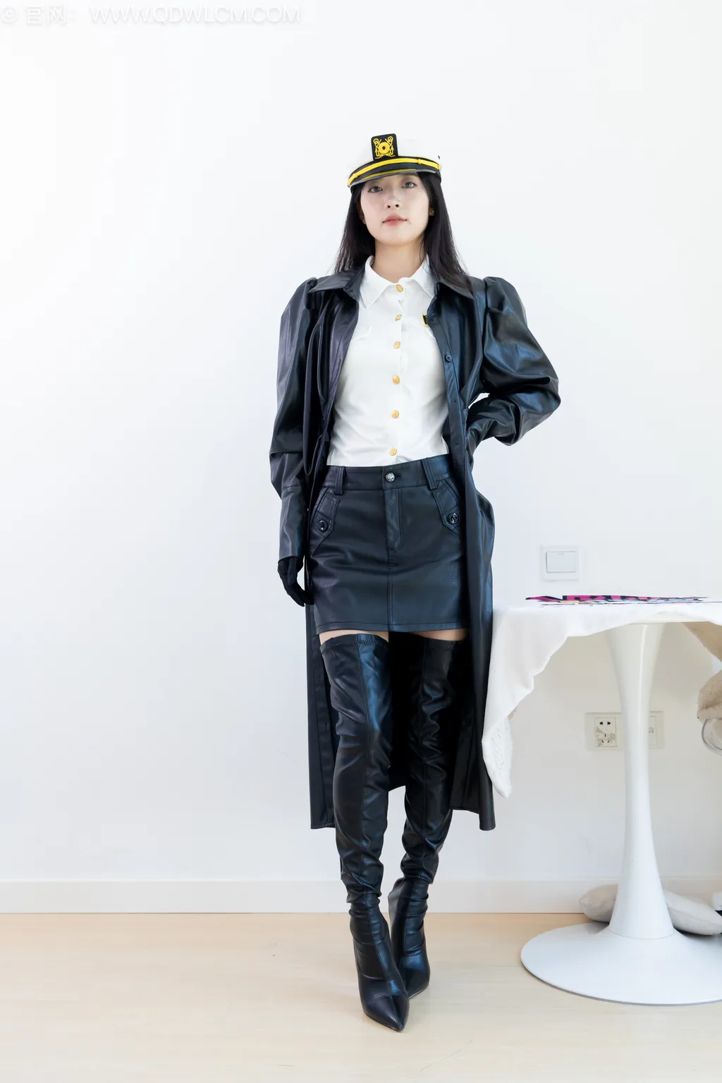 图片[2]-勿恋传媒 NO.2527 茯苓-高跟长靴、薄肉丝、揉脚[174P/1V/3.86GB]-美图