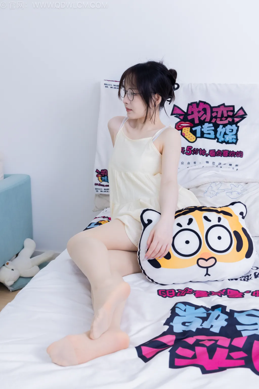 勿恋传媒 NO.2529 小酒-平底凉鞋、薄肉丝、瑜伽[156P/1V/4.65GB]-美图