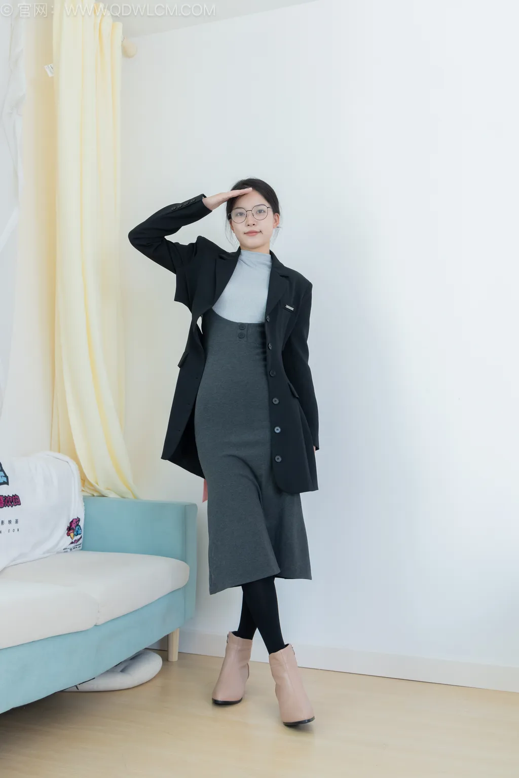 图片[2]-勿恋传媒 NO.2533 茯苓-短靴、厚黑丝、皮筋绑脚老头乐挠脚[159P/1V/4.04GB]-美图