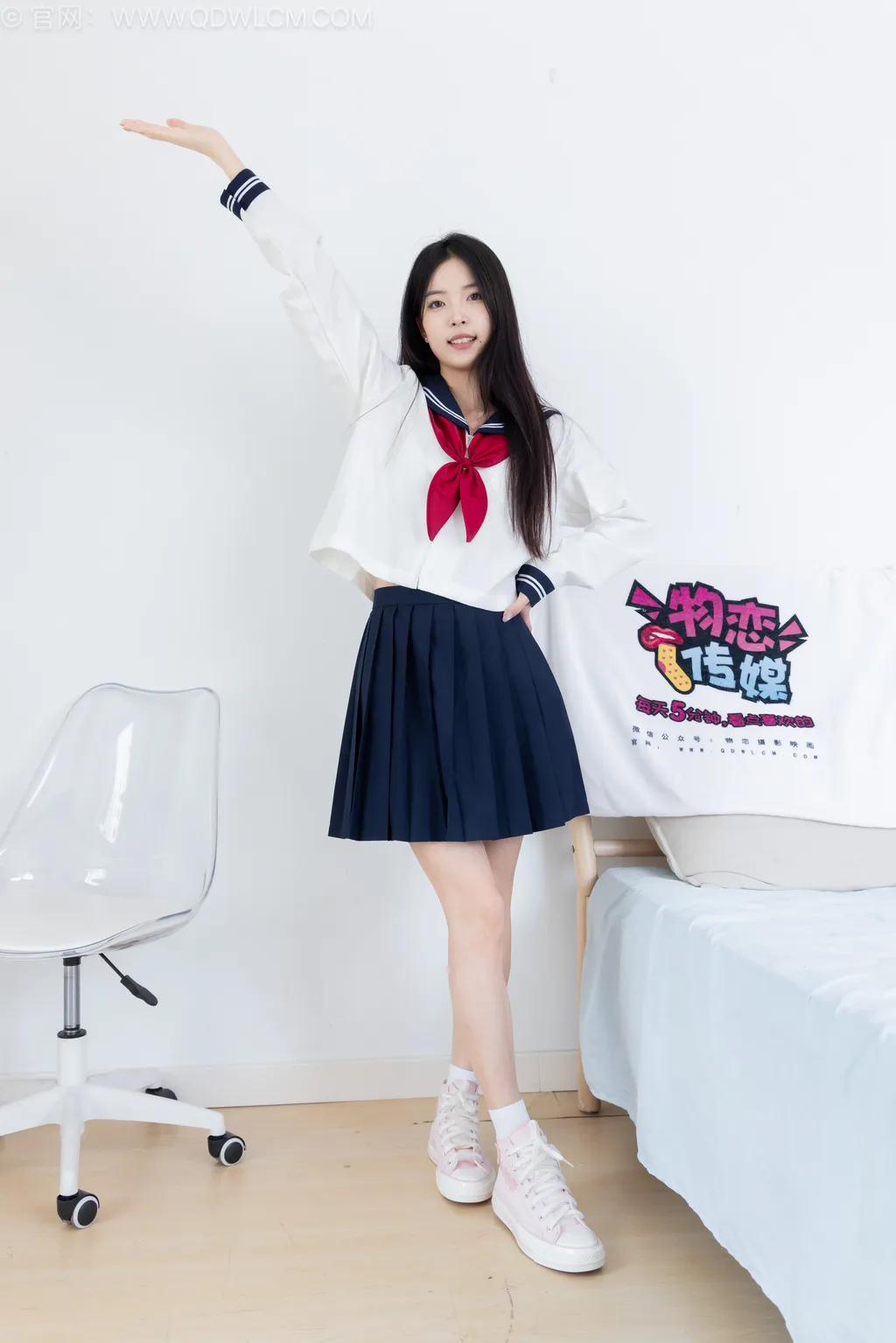 图片[2]-勿恋传媒 NO.2535 茯苓-帆布鞋、纯白棉袜、裸足[160P/1V/3.96GB]-美图