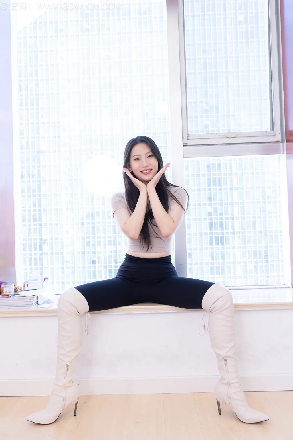 图片[3]-勿恋传媒 NO.2536 奶糖-高跟长靴、白棉袜、裸足[180P/1V/3.81GB]-美图