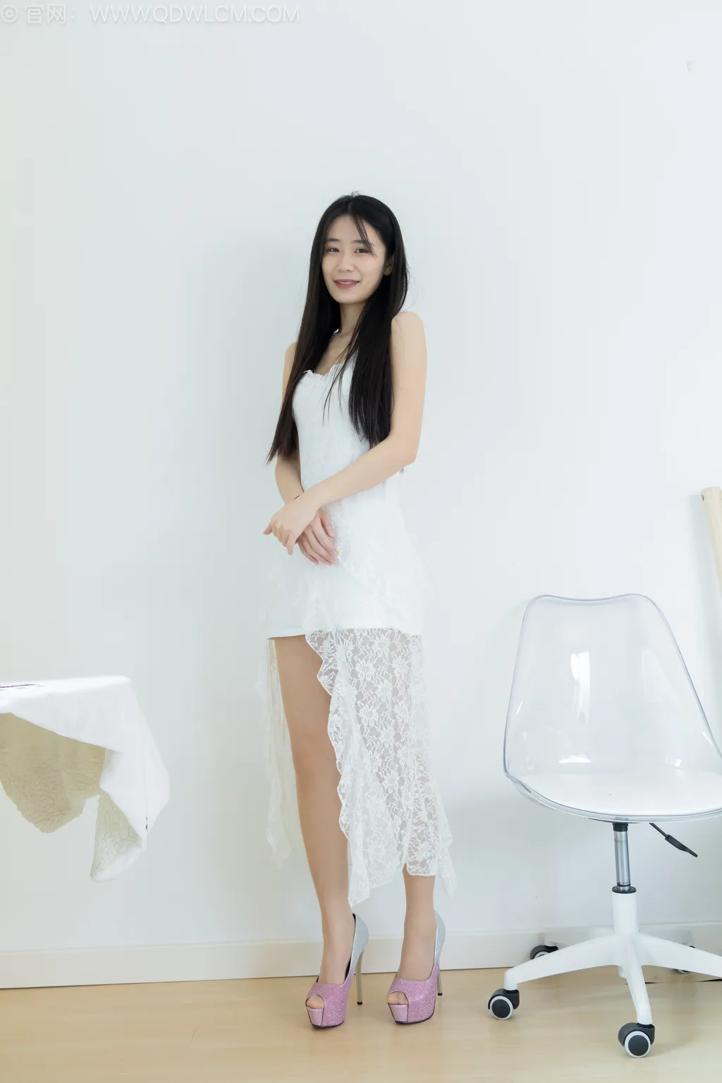 图片[2]-勿恋传媒 NO.2538 菜菜-高跟鞋、薄肉丝[170P/1V/3.94GB]-美图