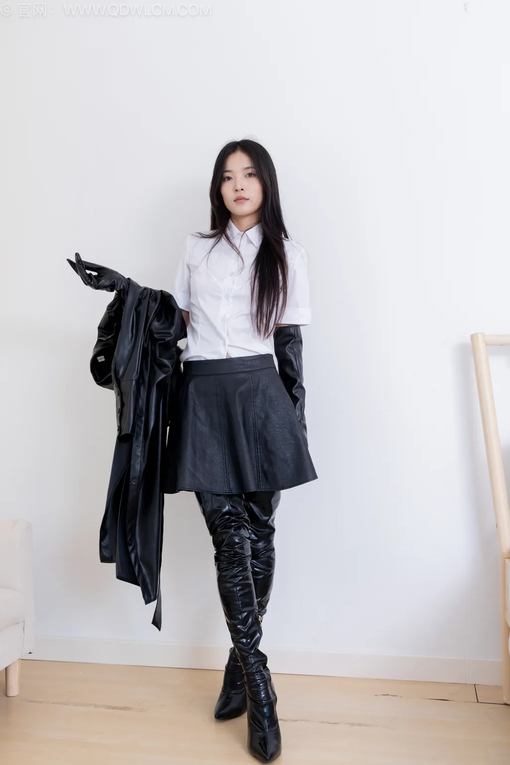 图片[4]-勿恋传媒 NO.2542 茯苓-高跟长靴、薄黑丝、裸足、皮衣皮手套[165P/1V/3.88GB]-美图