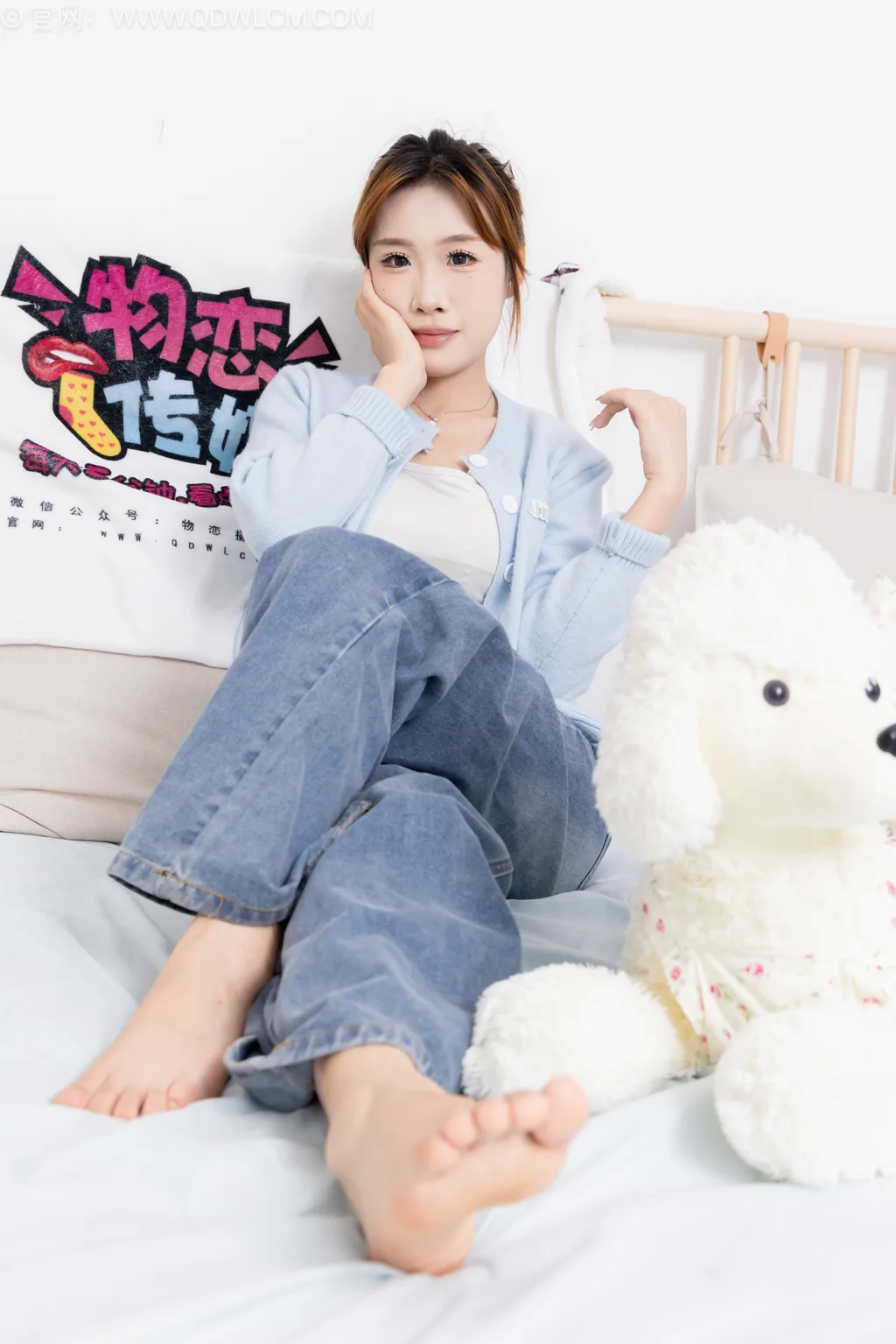 勿恋传媒 NO.2545 小艺-板鞋、纯白棉袜、裸足[150P/1V/3.85GB]-美图