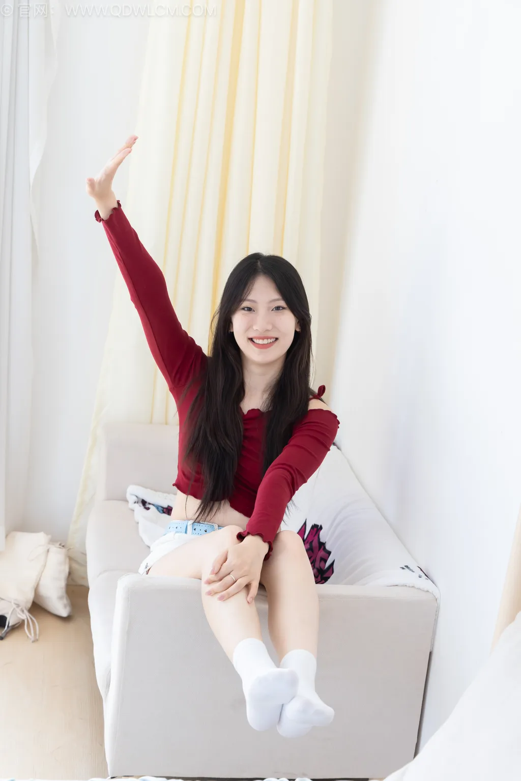 勿恋传媒 NO.2507 奶糖-长靴、白棉袜、裸足[179P/1V/3.35GB]-美图