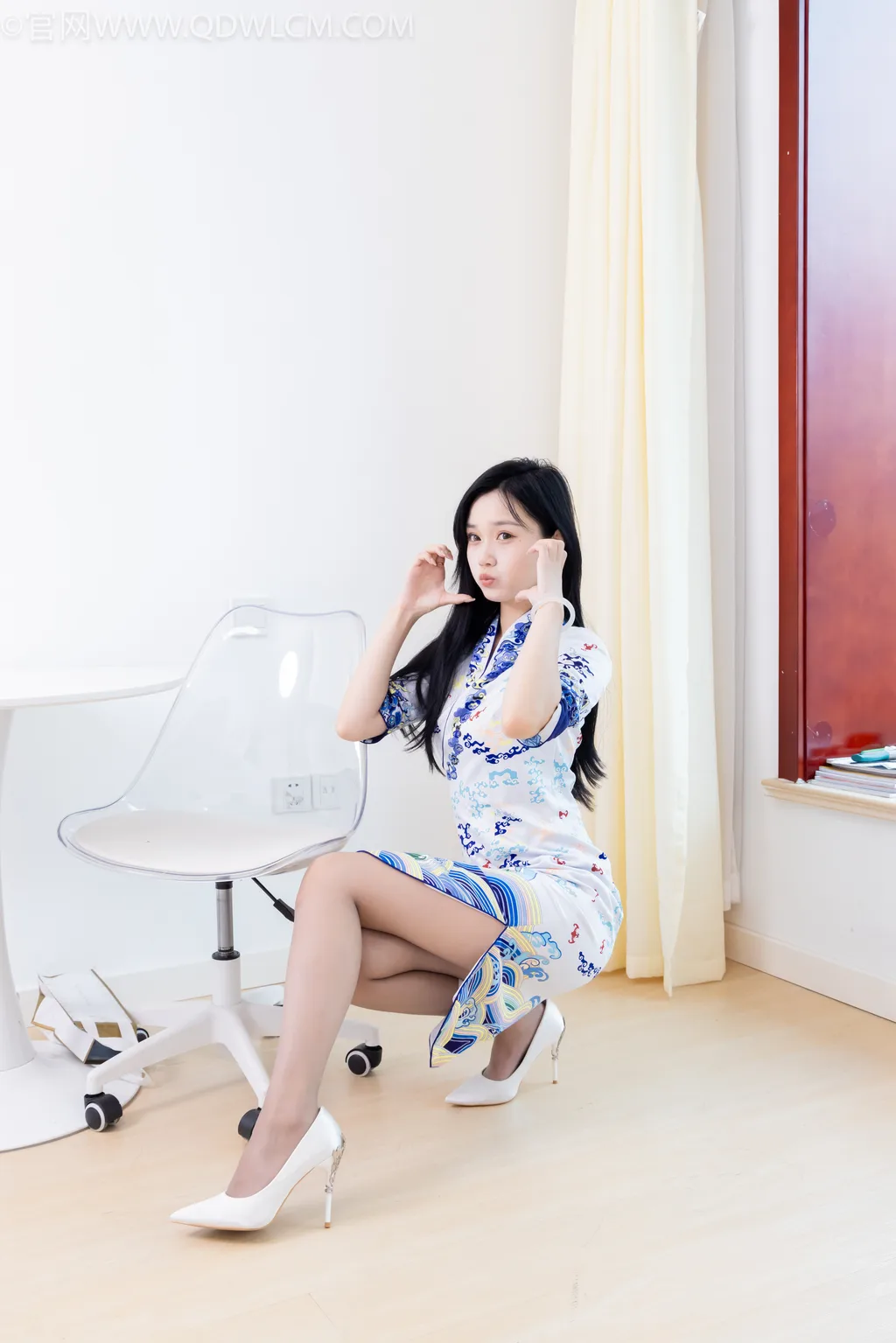 图片[3]-勿恋传媒 NO.2513 橙子-旗袍、高跟鞋、薄灰丝[158P/1V/4.16GB]-美图