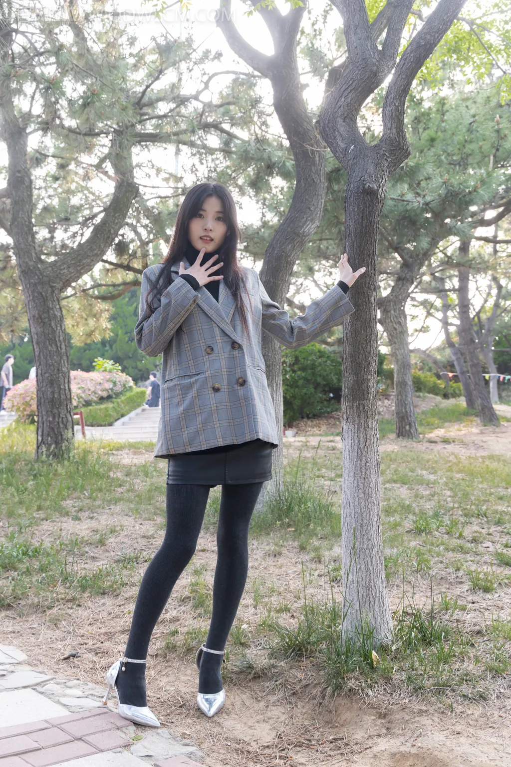 勿恋传媒 NO.2517 茯苓-高跟鞋、超厚灰连裤袜[210P/1V/6.36GB]-美图