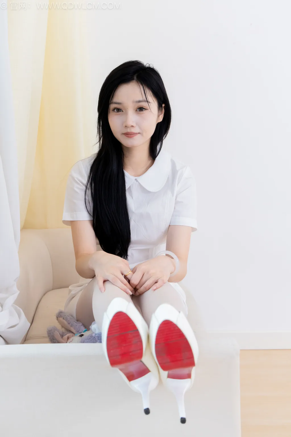 图片[3]-勿恋传媒 NO.2519 橙子-高跟鞋、油亮薄白丝、互士服[160P/1V/3.87GB]-美图