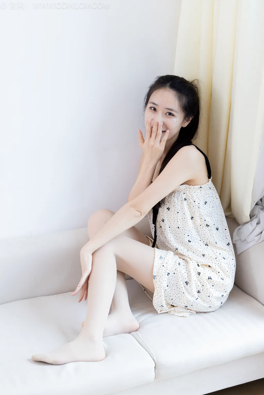 图片[4]-勿恋传媒 NO.2520 菜菜-帆布鞋、白棉袜、薄肉丝、睡裙[240P/1V/5.14GB]-美图