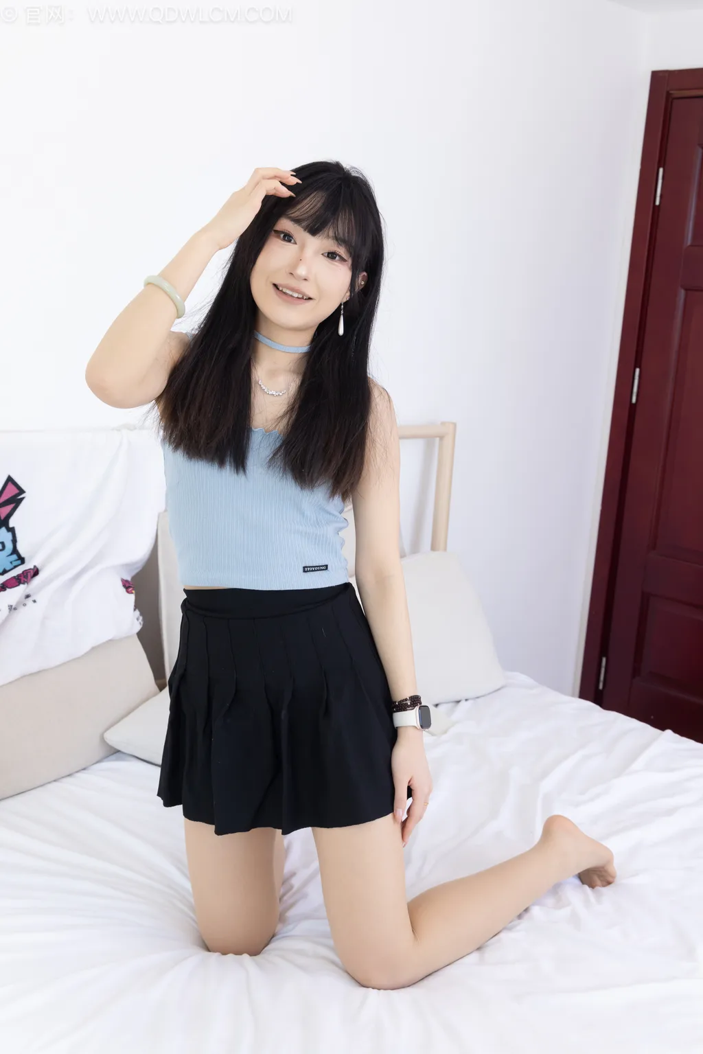 勿恋传媒 NO.2524 嘟嘟-高跟鞋、帆布鞋、薄肉丝、裸足[160P/1V/3.69GB]-美图