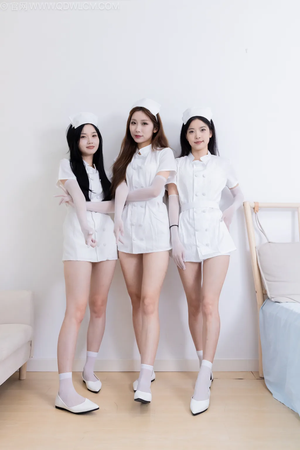 图片[2]-勿恋传媒 NO.2500 茯苓&泡泡&橙子-平底鞋、短白丝、互士服、白丝[285P/1V/9.97GB]-美图