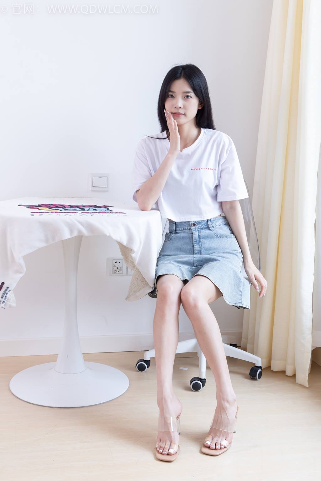 图片[2]-勿恋传媒 NO.2469 茯苓-平底鞋、高跟凉鞋、白船袜、裸足[160P/1V/3.57GB]-美图