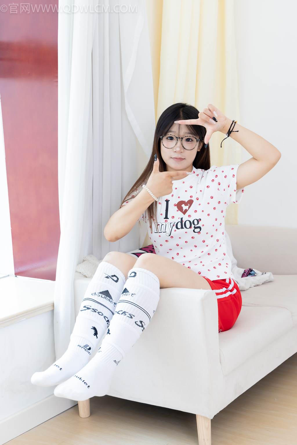 图片[4]-勿恋传媒 NO.2482 小可-运动鞋、白棉袜、裸足[165P/1V/3.61GB]-美图