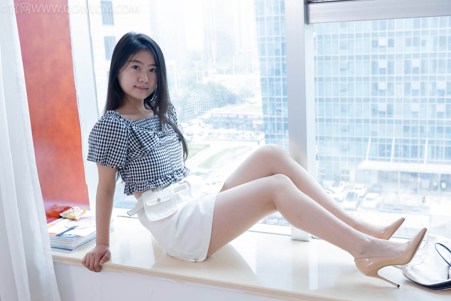 图片[1]-勿恋传媒 NO.2484 芋头-三双高跟凉鞋、薄肉丝、裸足[151P/1V/6.47GB]-美图