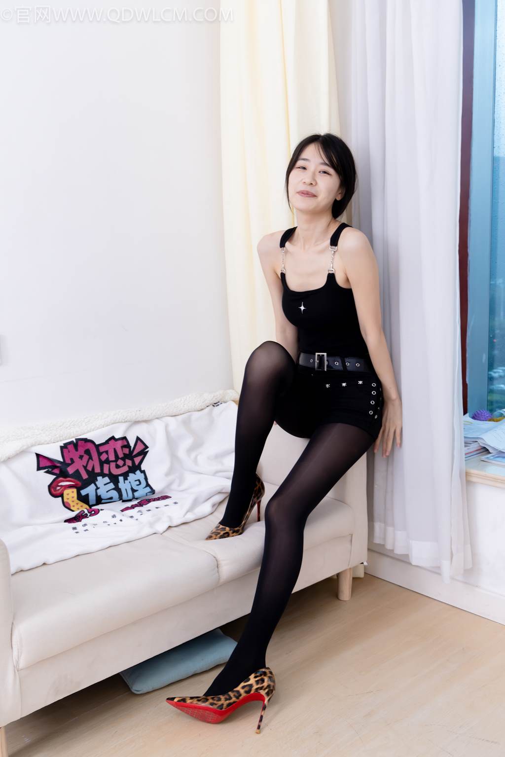 图片[3]-勿恋传媒 NO.2486 菜菜-高跟鞋、厚黑丝、裸足[284P/1V/6.02GB]-美图