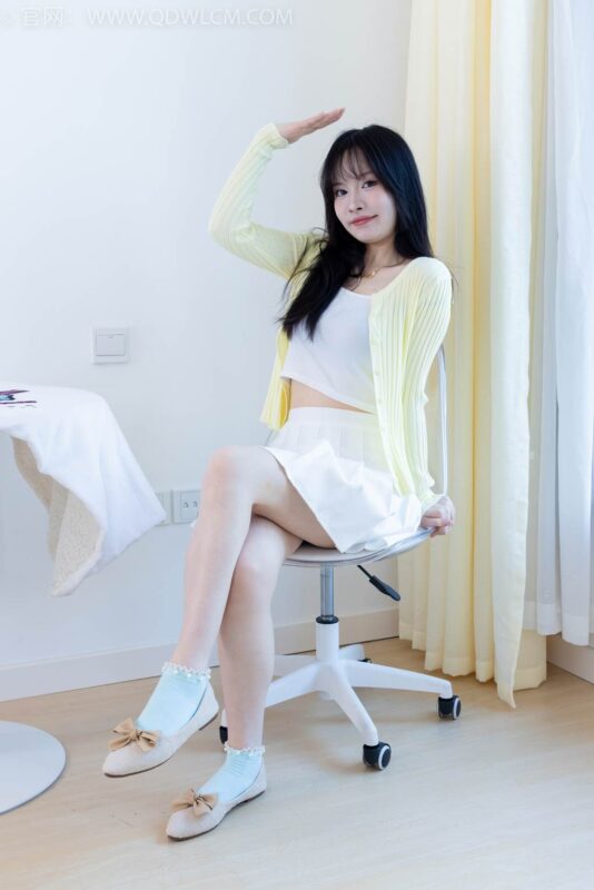 勿恋传媒 NO.2457 小酒-平底鞋、浅蓝色短棉袜[158P/1V/4.39GB]-美图