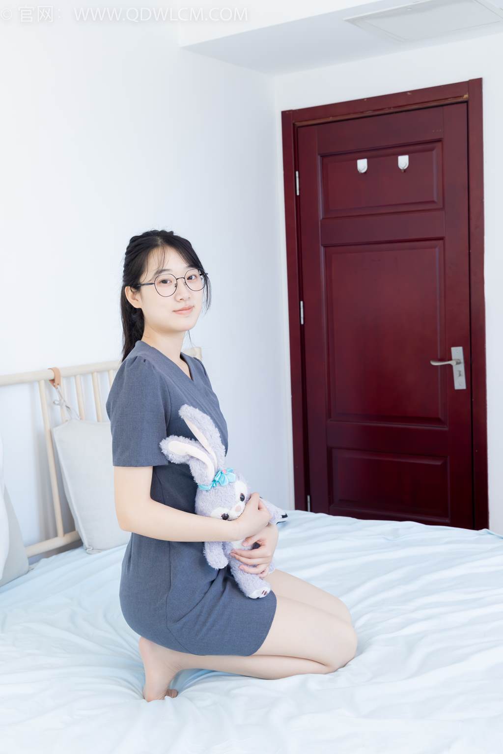 图片[4]-勿恋传媒 NO.2466 小椿-三双高跟鞋、薄肉丝、裸足[150P/1V/5.58GB]-美图