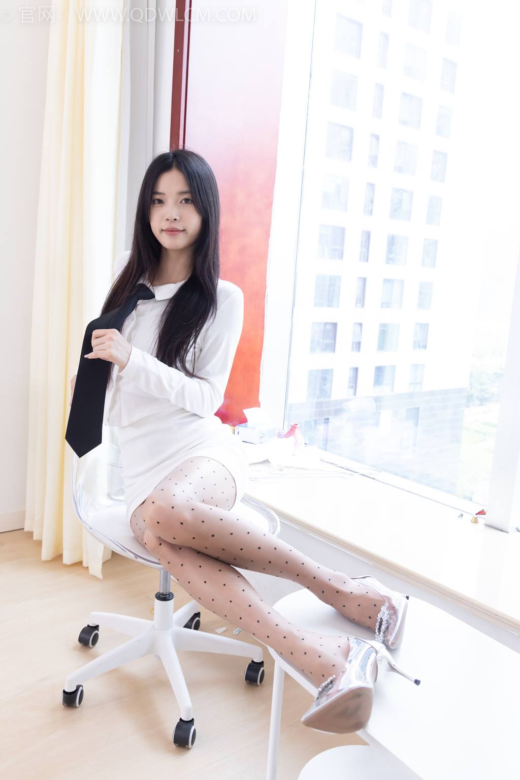 图片[3]-勿恋传媒 NO.2431 茯苓-两双高跟鞋、两双丝[160P/1V/3.56GB]-美图