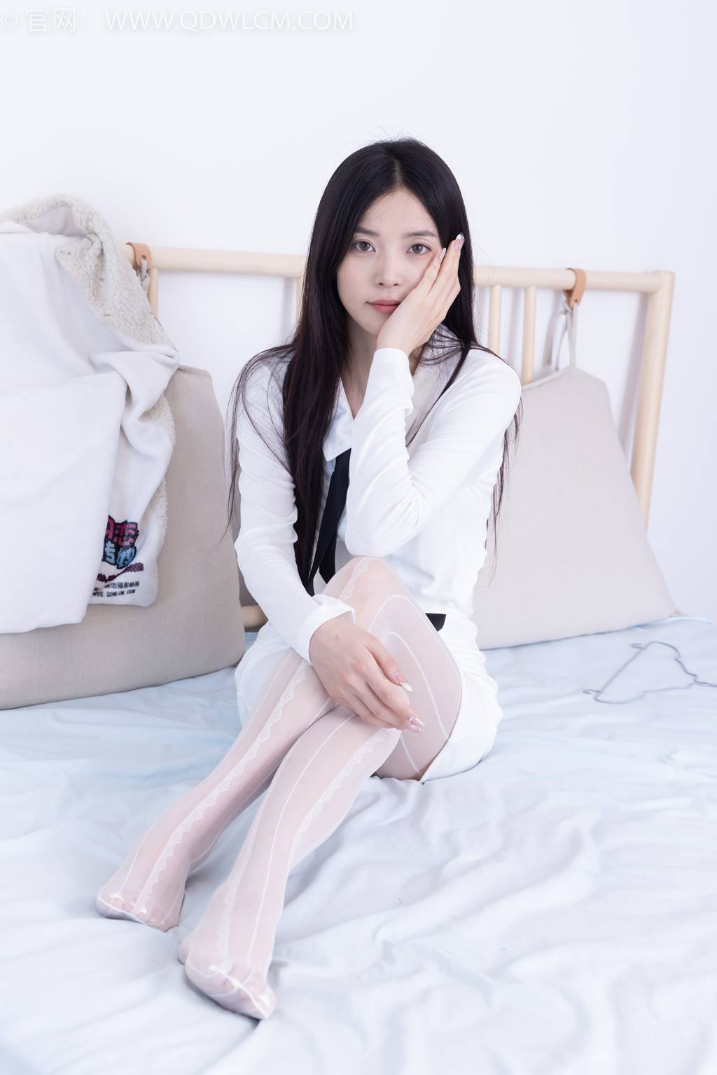 图片[4]-勿恋传媒 NO.2431 茯苓-两双高跟鞋、两双丝[160P/1V/3.56GB]-美图