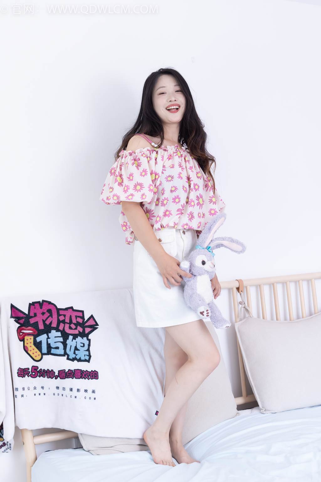 图片[2]-勿恋传媒 NO.2437 小紫-两双高跟凉鞋、薄肉丝、裸足[160P/1V/6.42GB]-美图