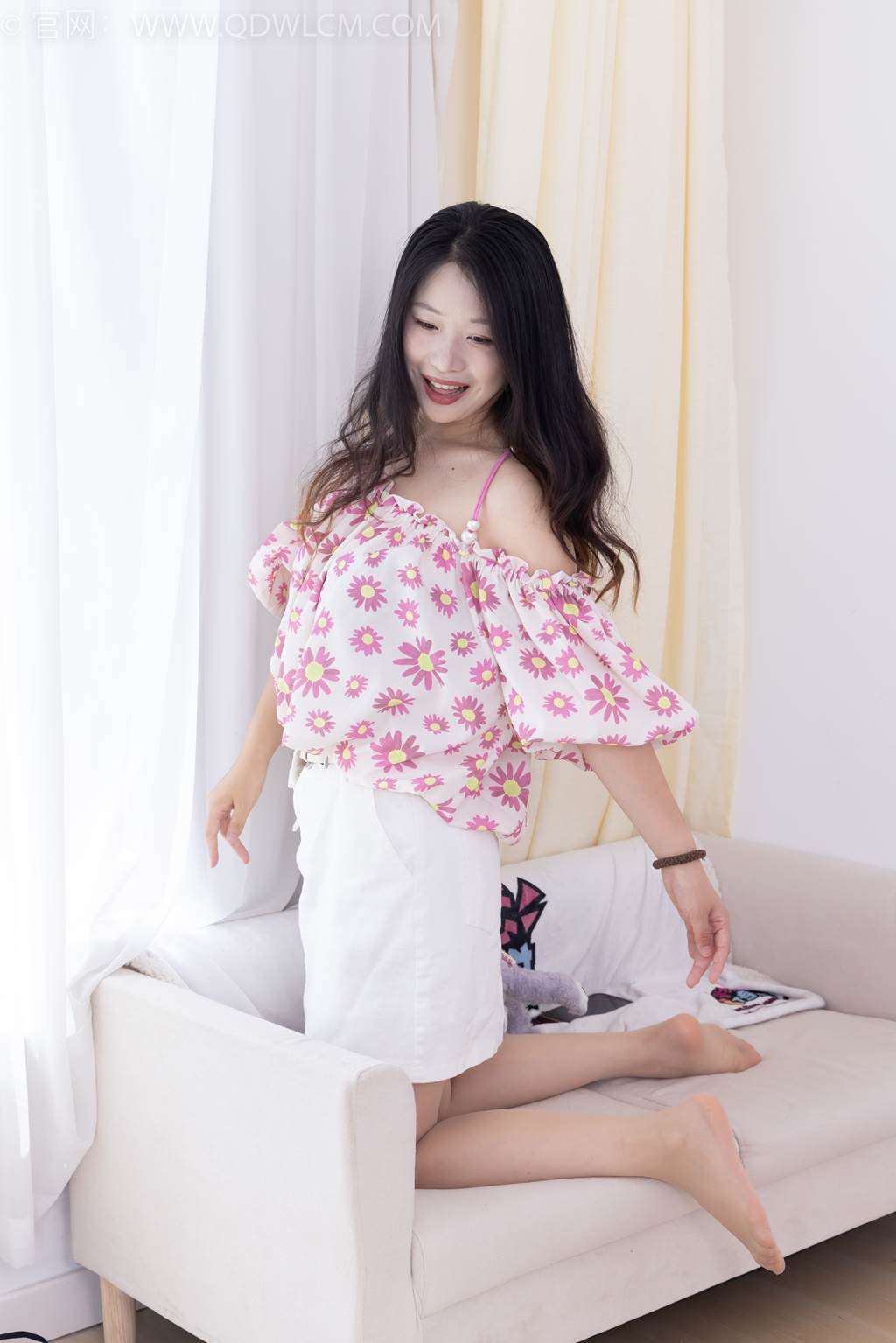 图片[3]-勿恋传媒 NO.2437 小紫-两双高跟凉鞋、薄肉丝、裸足[160P/1V/6.42GB]-美图