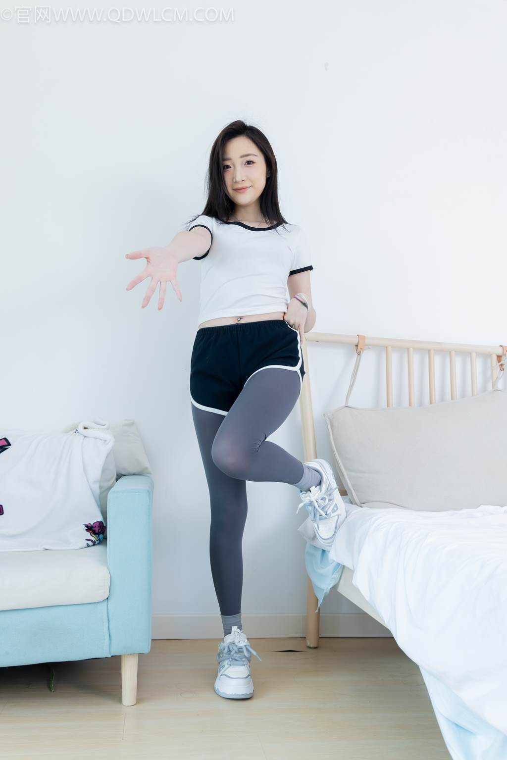 图片[2]-勿恋传媒 NO.2443 恬恬-体操服、板鞋、厚灰丝、灰色冰丝袜[163P/1V/3.70GB]-美图