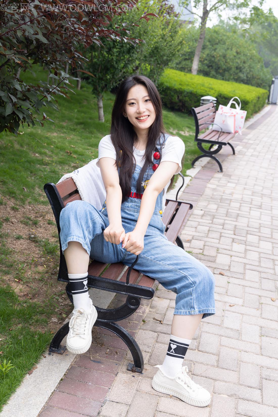 图片[2]-勿恋传媒 NO.2407 奶糖-帆布鞋、自然穿脏白棉袜、裸足[160P/1V/4.39GB]-美图