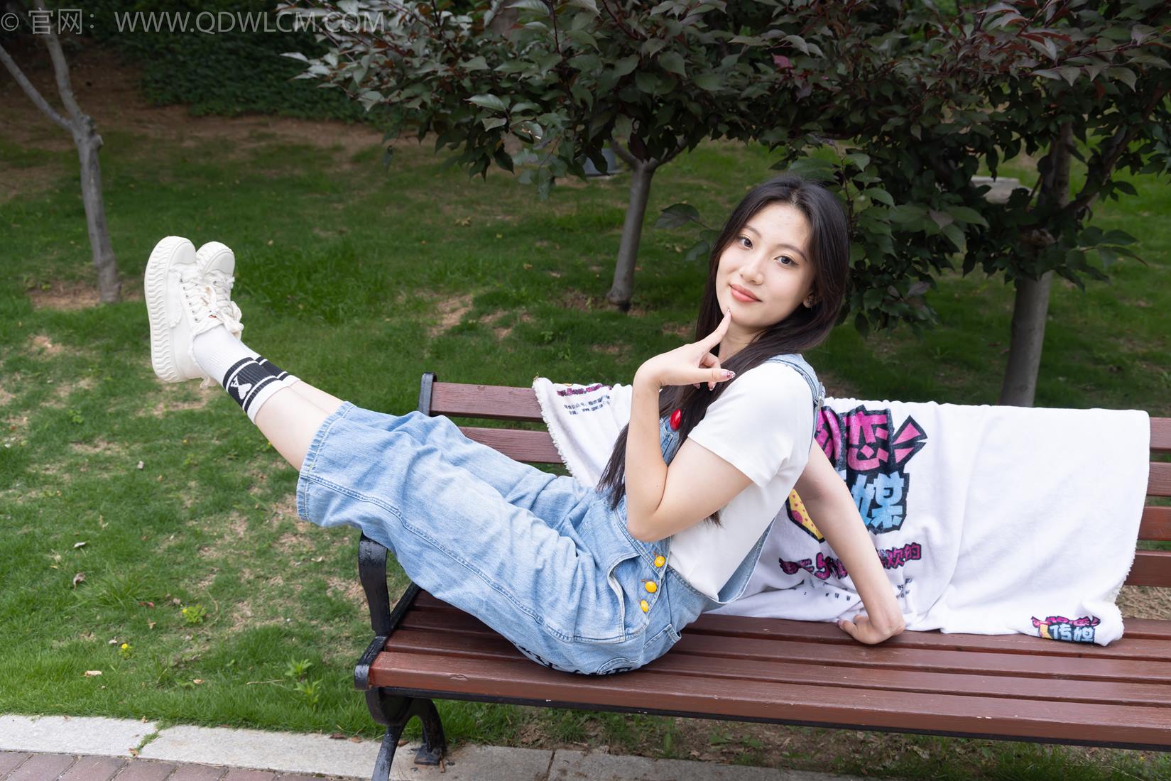 图片[4]-勿恋传媒 NO.2407 奶糖-帆布鞋、自然穿脏白棉袜、裸足[160P/1V/4.39GB]-美图