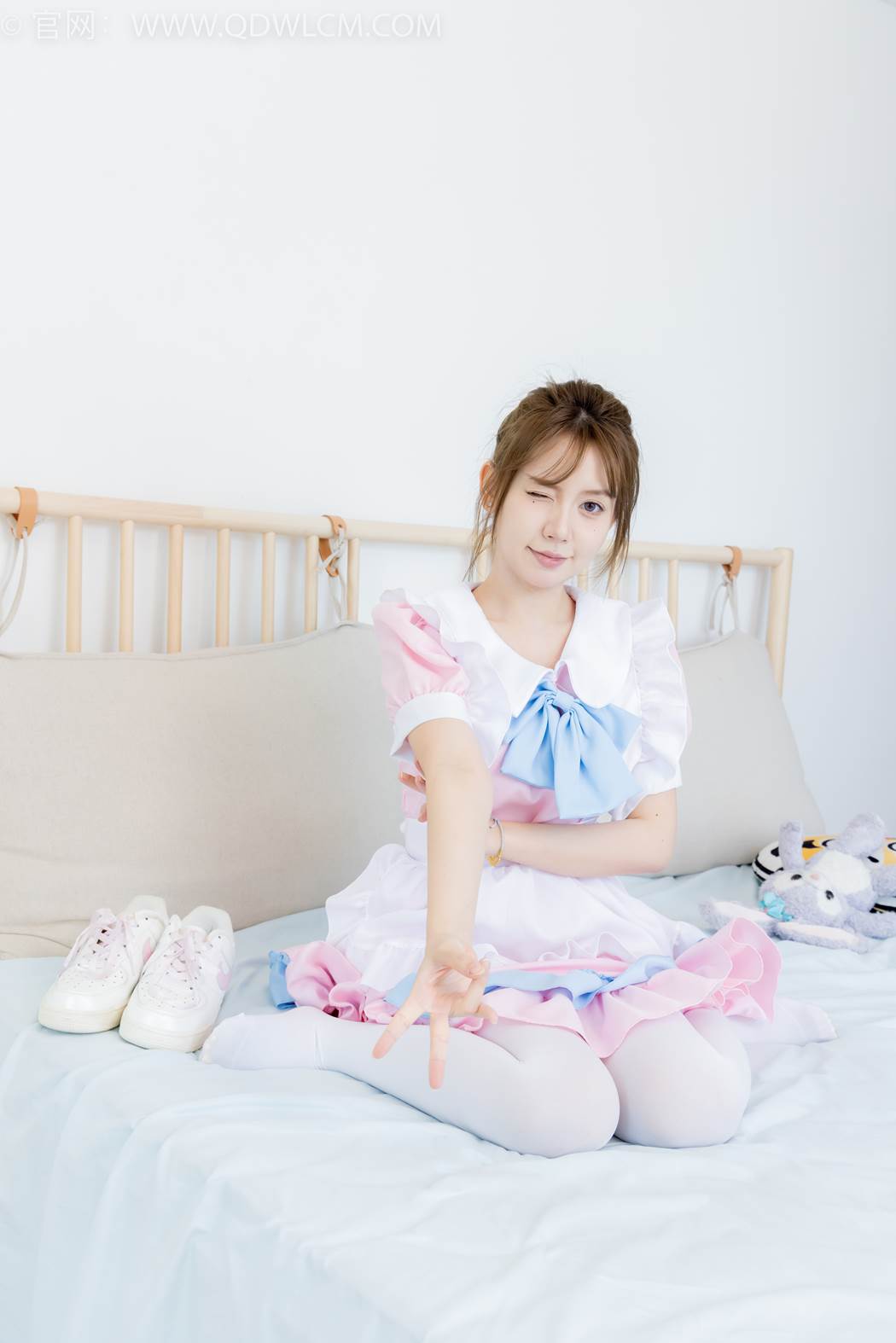 图片[4]-勿恋传媒 NO.2416 小曦-板鞋、厚白丝、钕仆装[160P/1V/3.41GB]-美图