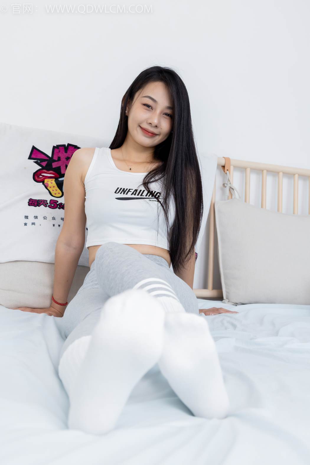 图片[1]-勿恋传媒 NO.2417 岚岚-运动鞋、白棉袜、瑜伽裤[150P/1V/3.77GB]-美图