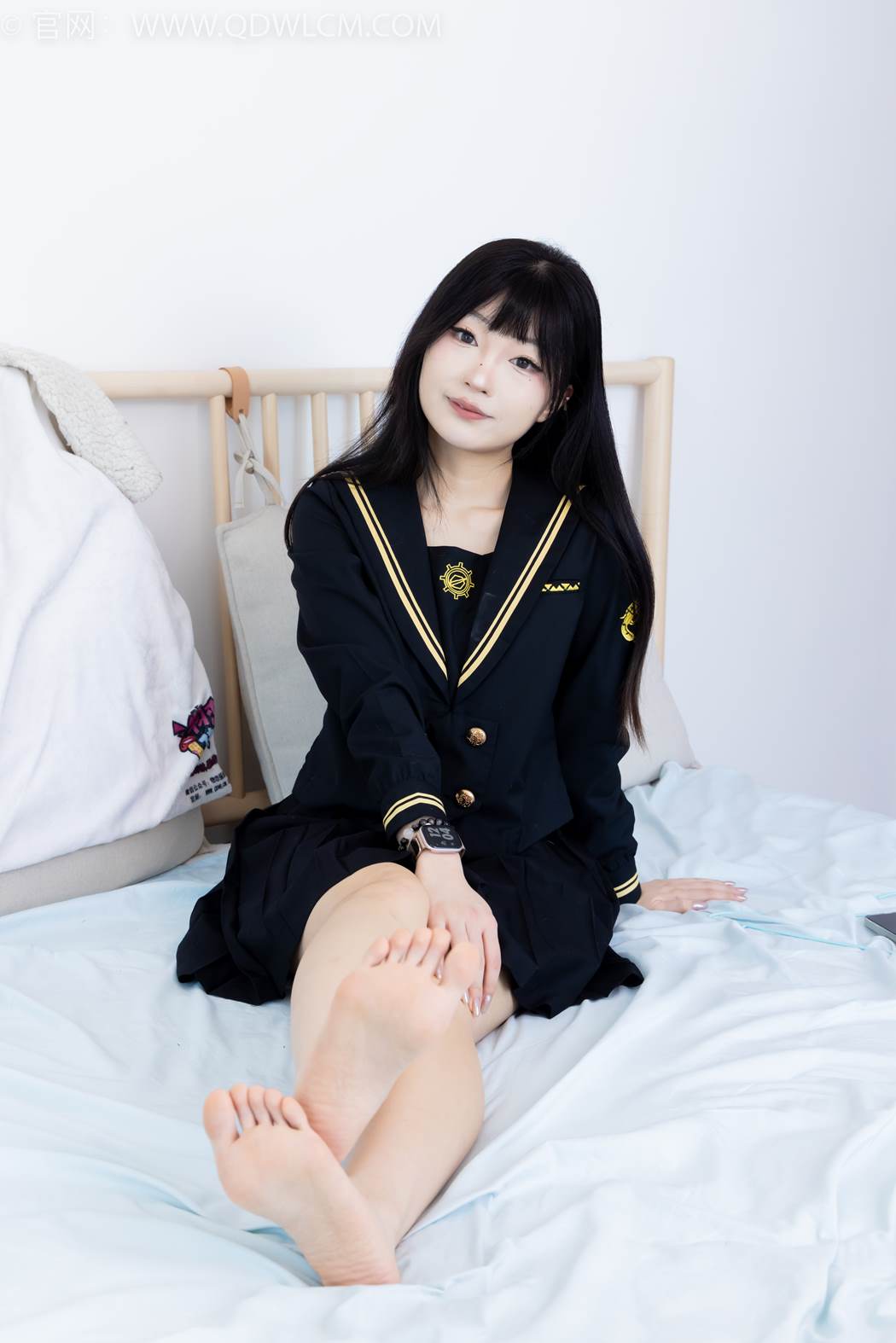 图片[1]-勿恋传媒 NO.2423 嘟嘟-JK至服、板鞋、白色蕾SI船袜、裸足[150P/1V/3.66GB]-美图