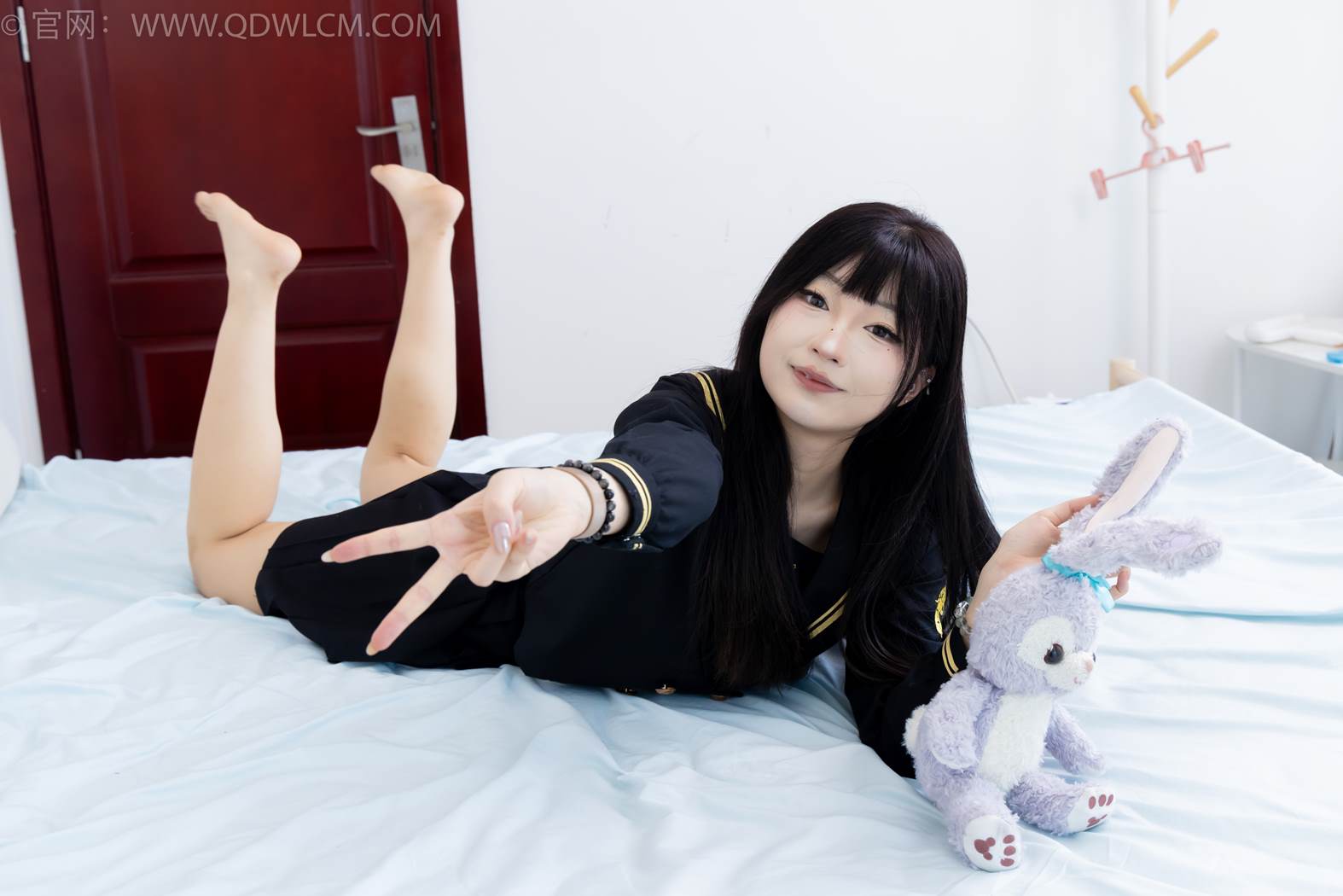 图片[3]-勿恋传媒 NO.2423 嘟嘟-JK至服、板鞋、白色蕾SI船袜、裸足[150P/1V/3.66GB]-美图