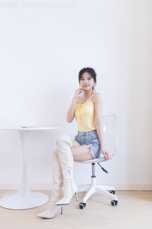 勿恋传媒 NO.2426 茯苓-长靴、白棉袜、裸足[175P/1V/3.44GB]-美图