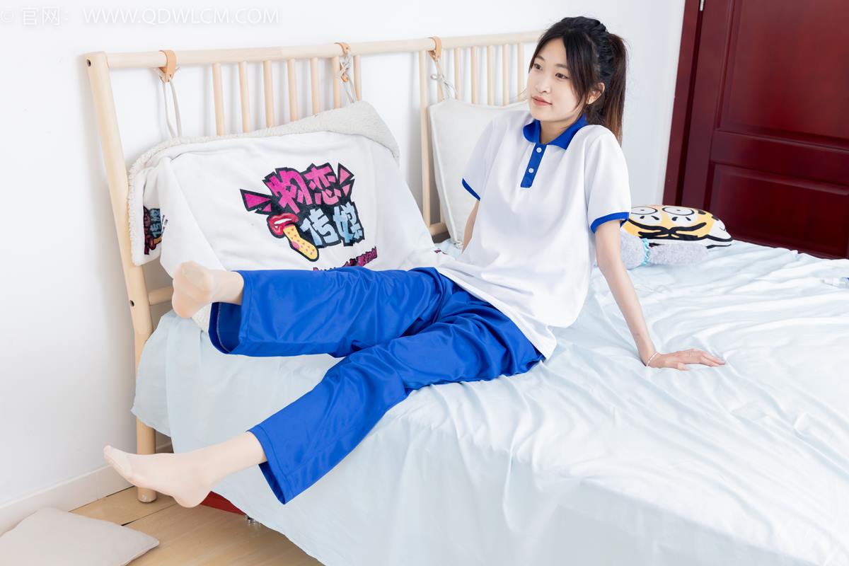 图片[1]-勿恋传媒 NO.2387 小夏-帆布鞋、白短棉袜、薄肉丝、校服[150P/1V/3.66GB]-美图