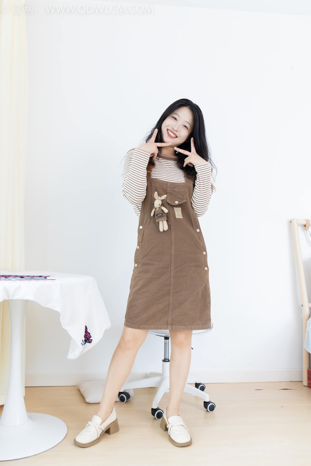 图片[4]-勿恋传媒 NO.2388 小紫-皮鞋、薄肉丝大腿袜[160P/1V/3.28GB]-美图