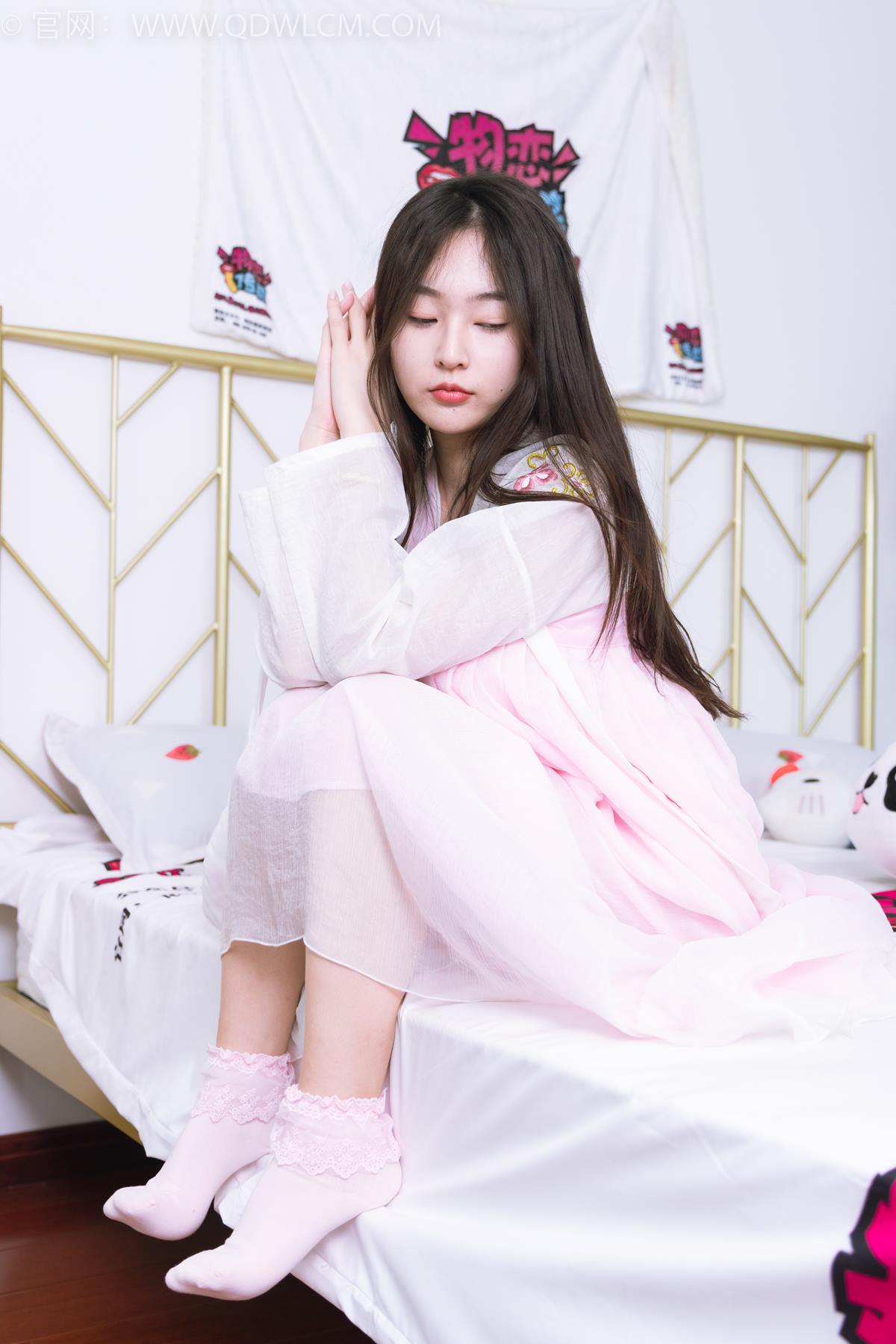 图片[4]-勿恋传媒 NO.2397 美兔-汉服、布鞋、粉色棉袜[150P/1V/3.88GB]-美图