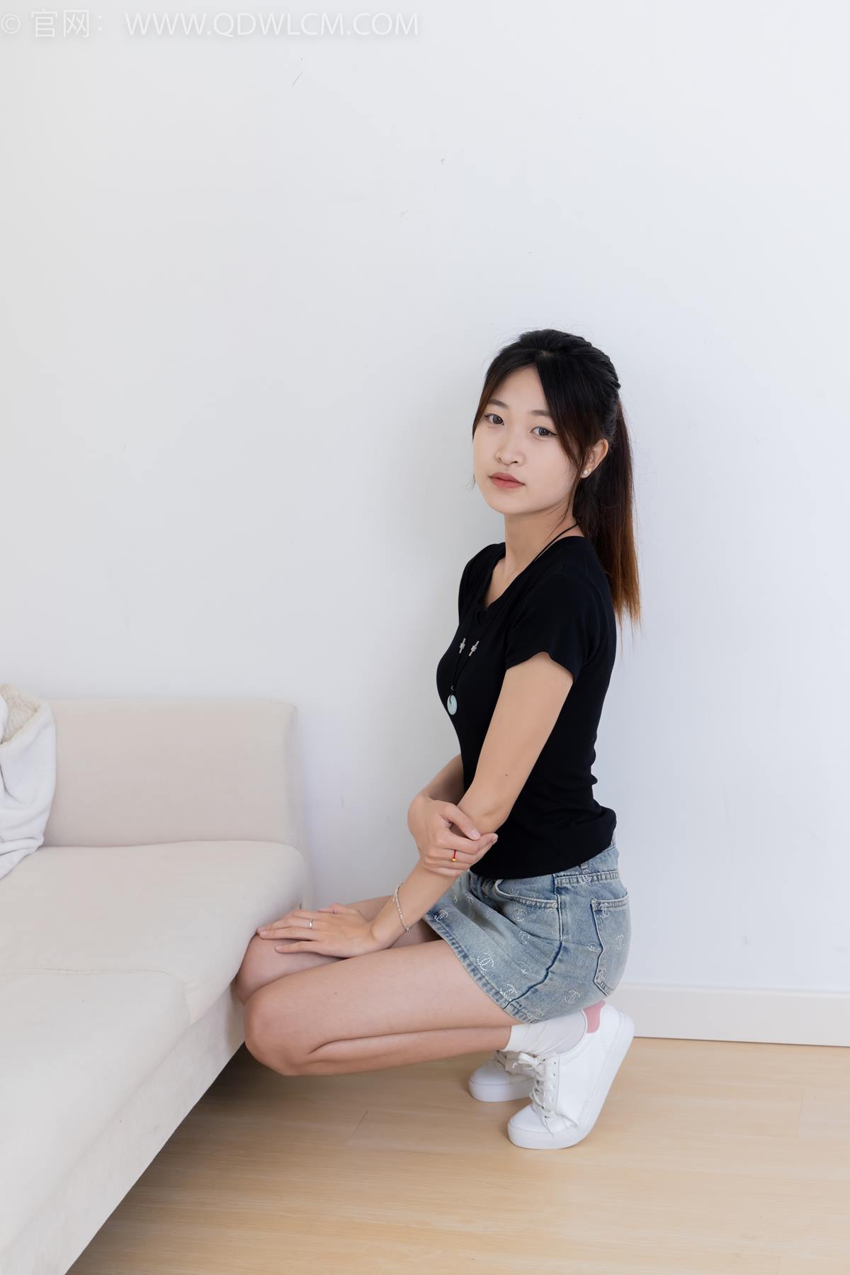 图片[1]-勿恋传媒 NO.2399 小夏-板鞋、白棉袜、裸足[150P/1V/3.16GB]-美图