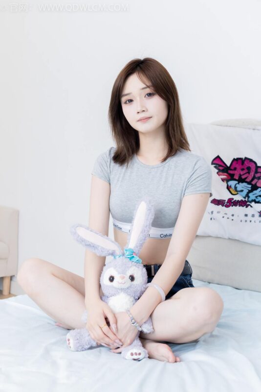 勿恋传媒 NO.2404 橙子-帆布鞋、白棉袜、裸足[155P/1V/3.89GB]-美图