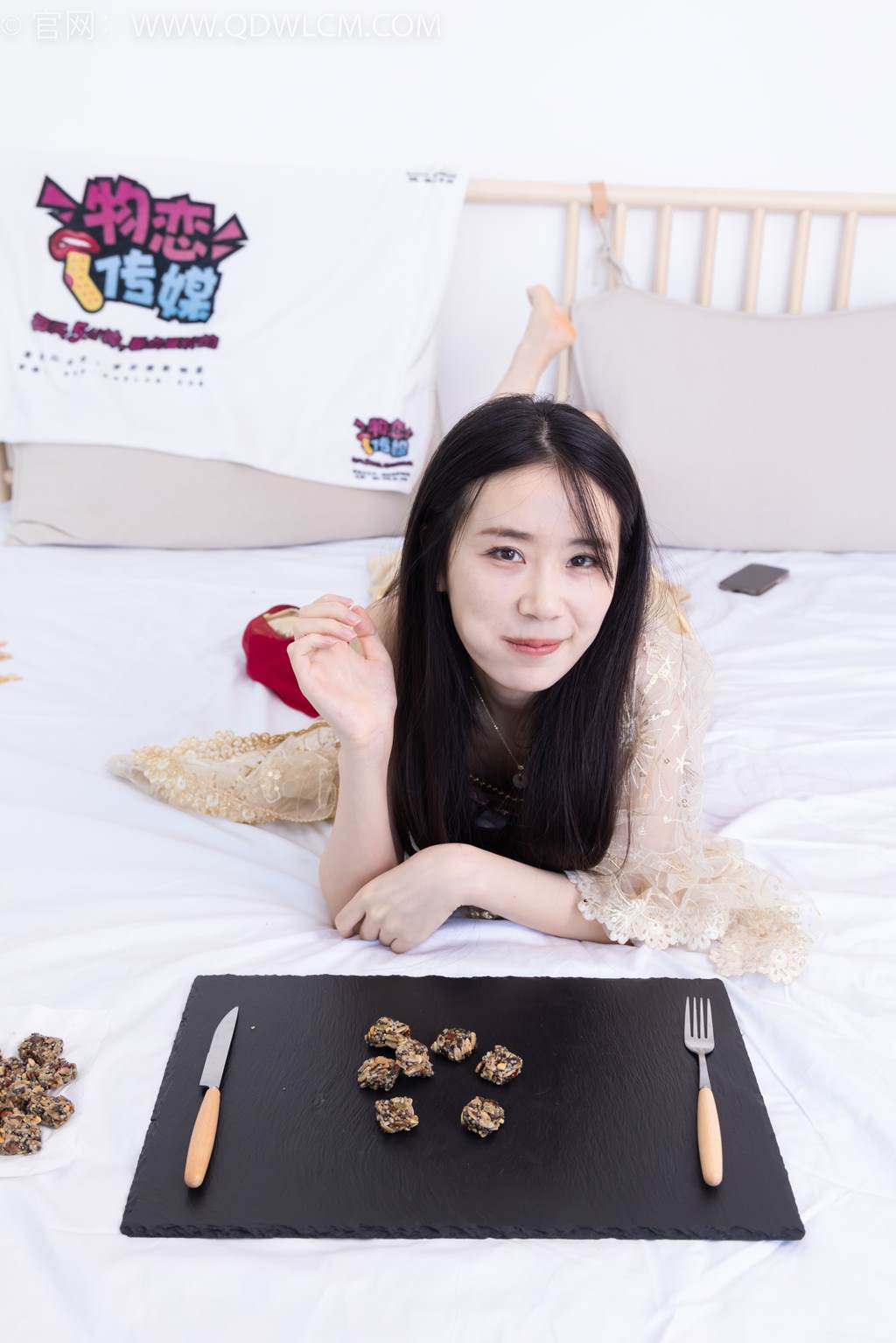 图片[2]-勿恋传媒 NO.2406 橙橙-帆布鞋、白棉袜、薄肉丝、校服裤里丝[170P/1V/4.17GB]-美图