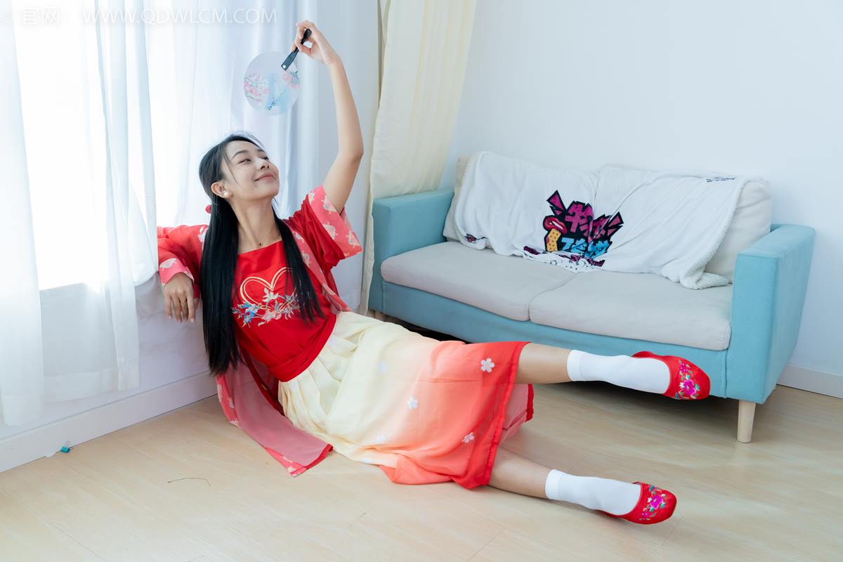 图片[1]-勿恋传媒 NO.2386 岚岚-布鞋、短白丝、红色船袜、汉服[179P/1V/5.79GB]-美图