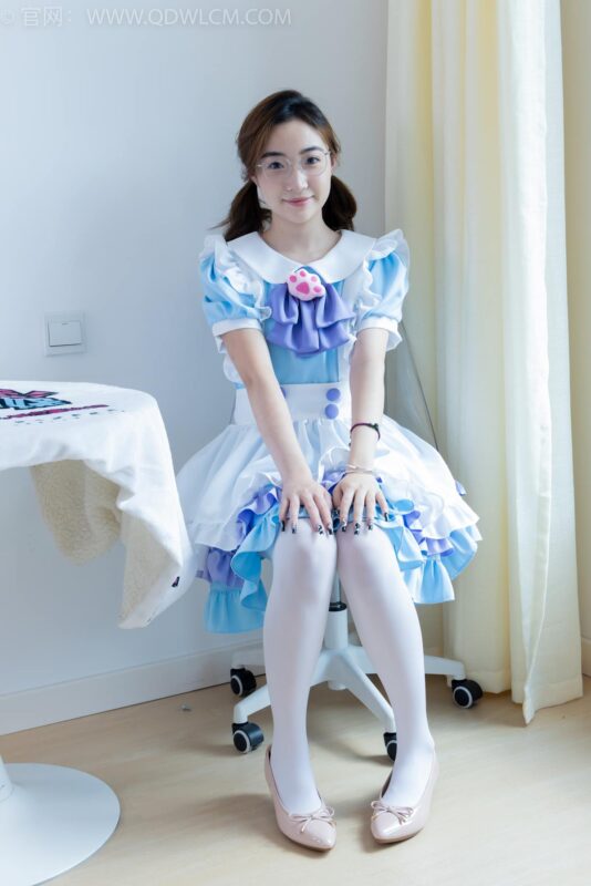 勿恋传媒 NO.2359 恬恬-钕仆装、平底鞋、厚白丝、老头乐挠脚剧情[155P/1V/3.41GB]-美图