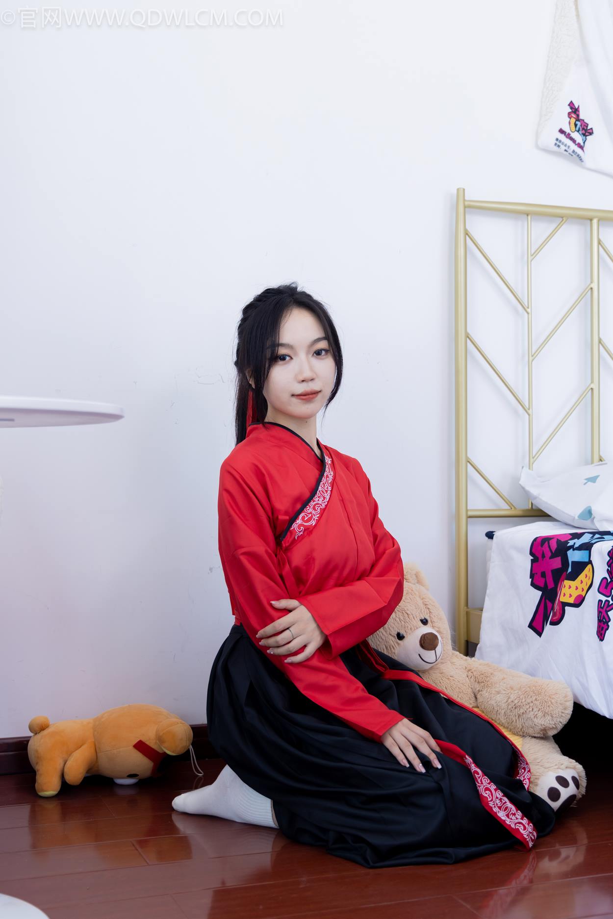 图片[2]-勿恋传媒 NO.2330 纱纱-汉服、皮鞋、白棉袜、薄肉丝[219P/1V/6.65GB]-美图